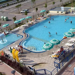 Appartamento Altanea Con Piscina Vicini Al Mare